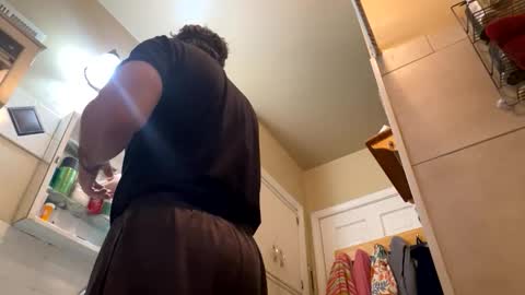 Snapshot of atozzzz chatting on 02-01-26, 02:26 atozzzz online show from 02-01-26, 02:26