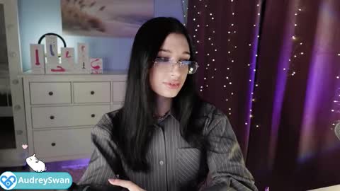 Mary online show from 12-20-25, 12:23