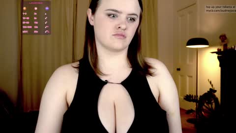 Audrey Jacq online show from 01-06-25, 04:02