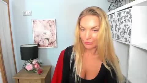 Snapshot of aullorasensual chatting on 01-21-25, 09:13 AulloraSensual online show from 01-21-25, 09:13