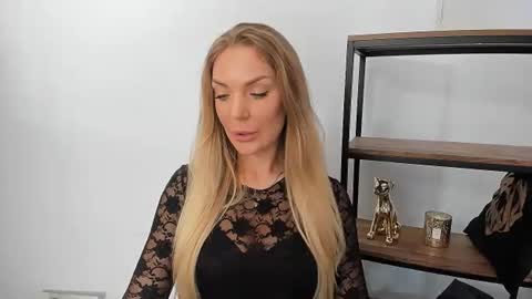 Snapshot of aullorasensual chatting on 03-27-26, 08:26 AulloraSensual online show from 03-27-26, 08:26