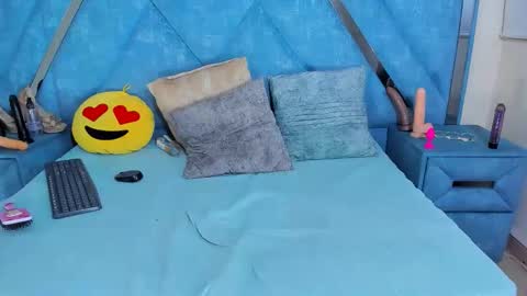 Monii Yi online show from 03-01-26, 06:04