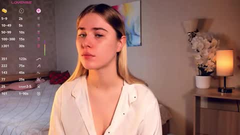 Liana online show from 03-01-26, 01:07