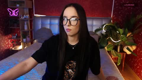 Snapshot of aurora_aksness chatting on 02-05-25, 06:15 Aurora online show from 02-05-25, 06:15