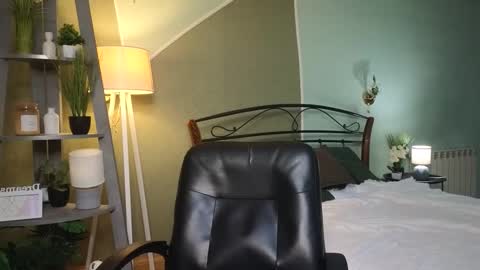 Snapshot of aurora_aksness chatting on 03-06-25, 01:14 Aurora online show from 03-06-25, 01:14