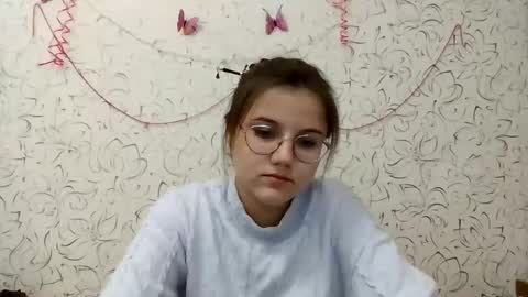 Snapshot of aurora_breeze chatting on 02-05-26, 01:27 Kiara Xanthe online show from 02-05-26, 01:27