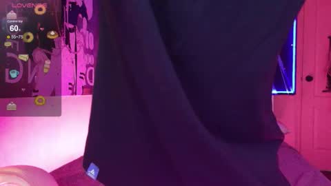 Snapshot of aurora_radiance chatting on 10-22-25, 09:09 Serena online show from 10-22-25, 09:09