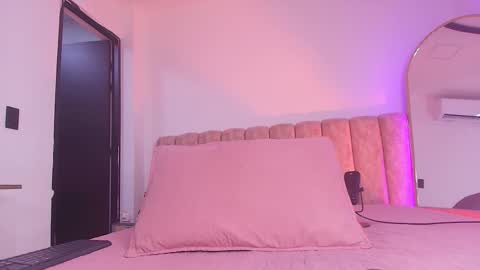 auroraa_miller online show from 02-05-26, 11:59