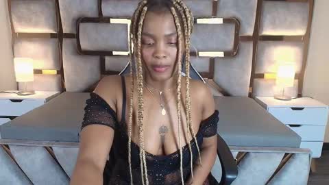 Ariana online show from 11-25-25, 10:54