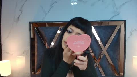 Aurora Diaz online show from 05-13-26, 11:51