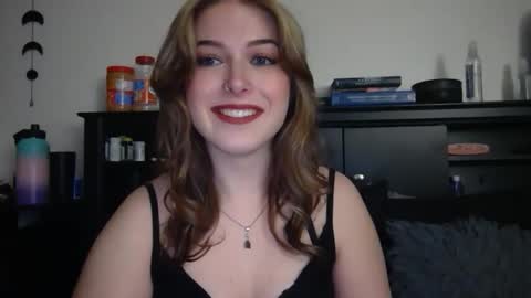 auroralightz1 online show from 02-02-26, 04:44