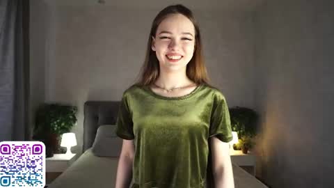 Snapshot of auroralowen chatting on 06-14-26, 04:25 Aurora online show from 06-14-26, 04:25