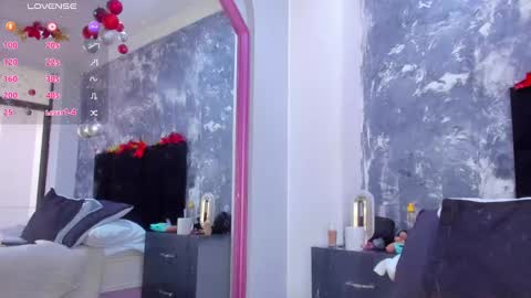 Snapshot of aurorarojas chatting on 01-05-25, 08:10 Aurora Rojas online show from 01-05-25, 08:10