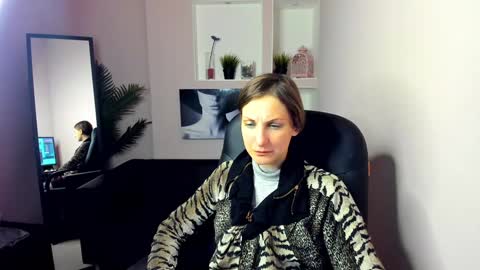 Aurora online show from 12-18-24, 11:30