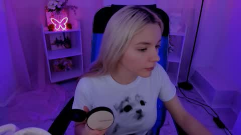 aurorawrenfield online show from 09-15-25, 04:40