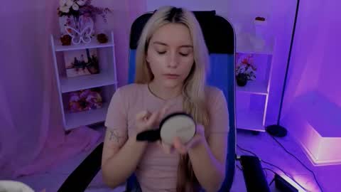 aurorawrenfield online show from 09-29-25, 04:17