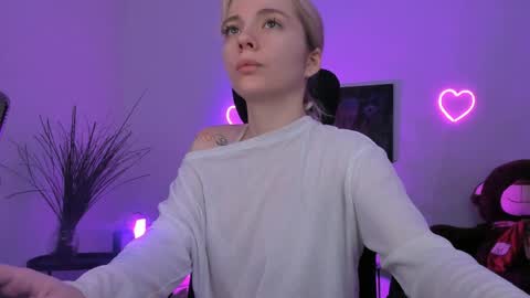 aurorawrenfield online show from 04-01-26, 01:39