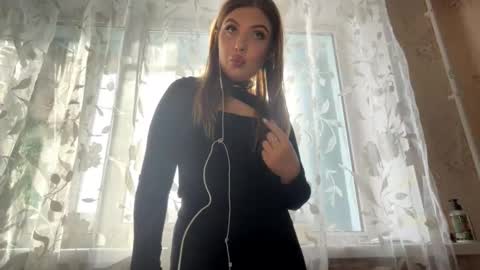 Elizabeth online show from 02-11-26, 11:04