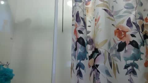 Snapshot of aussielovingxxx chatting on 01-15-25, 08:41 Milf4u online show from 01-15-25, 08:41