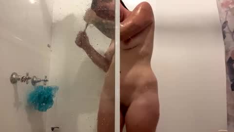 Snapshot of aussielovingxxx chatting on 01-21-25, 09:35 Milf4u online show from 01-21-25, 09:35