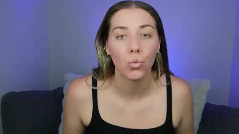 Snapshot of aussielulu chatting on 10-16-25, 09:21 aussielulu online show from 10-16-25, 09:21