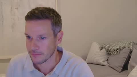 aussiesurfer0000 online show from 04-14-26, 05:35