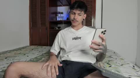Snapshot of austin_falcon chatting on 09-11-25, 02:06 Austin online show from 09-11-25, 02:06