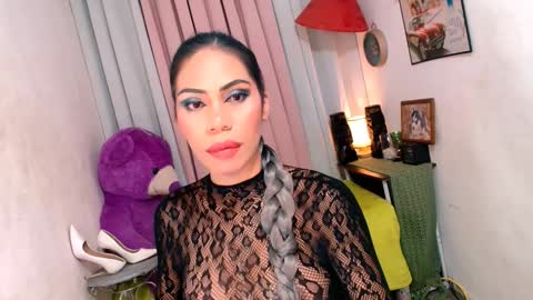 Snapshot of ava_cummer chatting on 12-19-24, 01:40 Ava online show from 12-19-24, 01:40