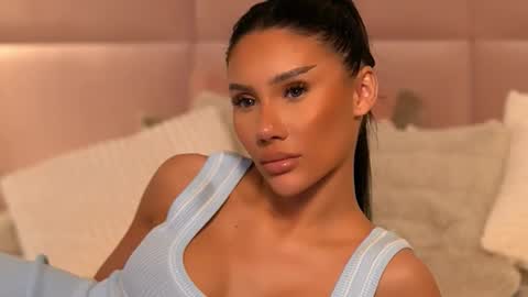 Ava online show from 03-28-26, 01:38