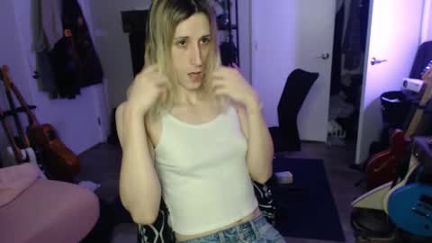 Ava online show from 02-22-26, 04:24