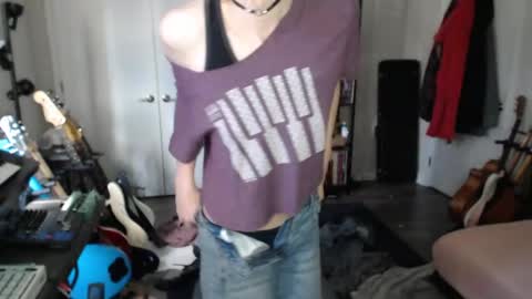 Ava online show from 04-30-26, 07:42