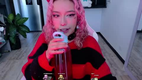 Snapshot of ava_williams_ chatting on 07-28-26, 10:20 AVA online show from 07-28-26, 10:20