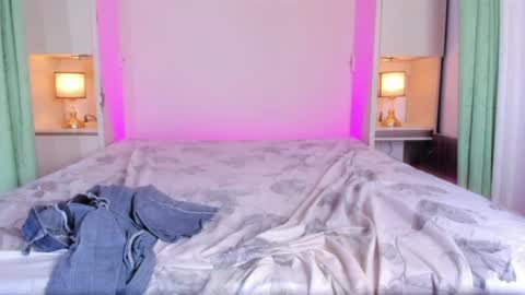 Snapshot of avajamess_ chatting on 06-14-26, 02:24 EVA online show from 06-14-26, 02:24