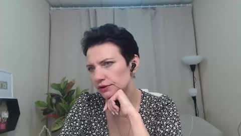 Snapshot of avasaturnian chatting on 02-17-26, 08:00 avasaturnian online show from 02-17-26, 08:00