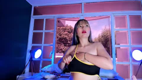 avawhiite online show from 05-18-26, 05:19