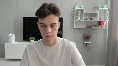 Snapshot of avegothy chatting on 02-04-25, 10:10 gothy 3 online show from 02-04-25, 10:10