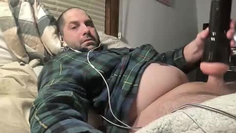 Snapshot of averagejoe345977 chatting on 02-06-26, 12:37 averagejoe345977 online show from 02-06-26, 12:37