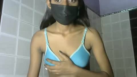 avery_lust01 online show from 05-16-26, 07:05