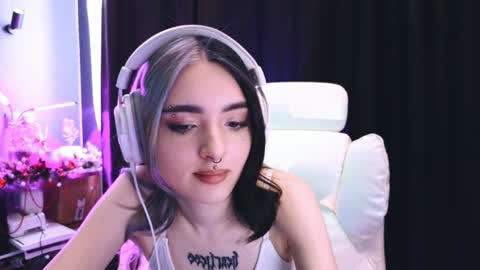 Avriel online show from 01-20-25, 05:26