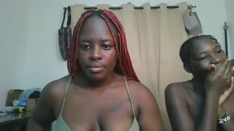 Snapshot of avian_babe1 chatting on 06-29-26, 06:08 avian_babe1 online show from 06-29-26, 06:08