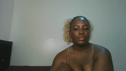 Snapshot of avian_babe1 chatting on 07-22-26, 10:18 avian_babe1 online show from 07-22-26, 10:18