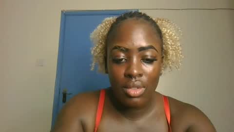 Snapshot of avian_babe1 chatting on 07-28-26, 06:20 avian_babe1 online show from 07-28-26, 06:20