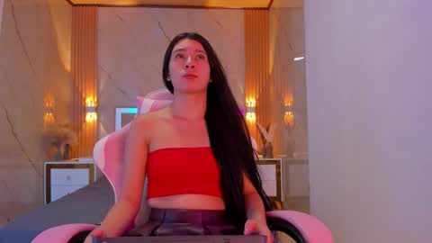 Snapshot of avigail_xo chatting on 02-07-26, 12:31 Avigail online show from 02-07-26, 12:31