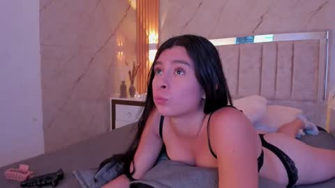 Snapshot of avigail_xo chatting on 02-10-26, 06:45 Avigail online show from 02-10-26, 06:45