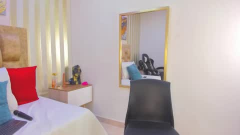 AVIS  online show from 11-04-25, 06:18