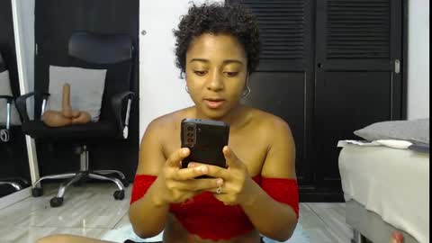 Snapshot of avis_lara chatting on 04-30-26, 07:25 AVIS online show from 04-30-26, 07:25