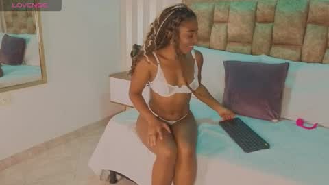 Snapshot of avis_lara chatting on 05-16-26, 07:56 AVIS online show from 05-16-26, 07:56