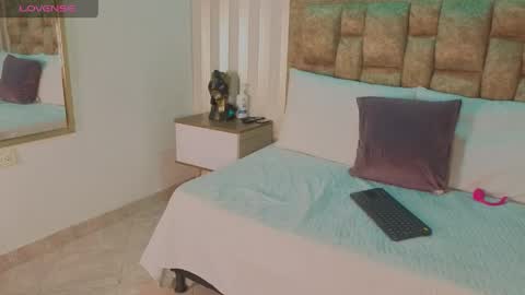 Snapshot of avis_lara chatting on 05-16-26, 08:07 AVIS online show from 05-16-26, 08:07