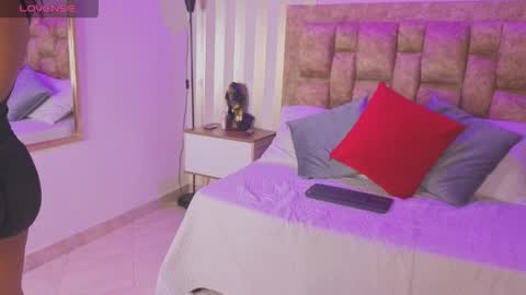 Snapshot of avis_lara chatting on 05-30-26, 07:44 AVIS online show from 05-30-26, 07:44