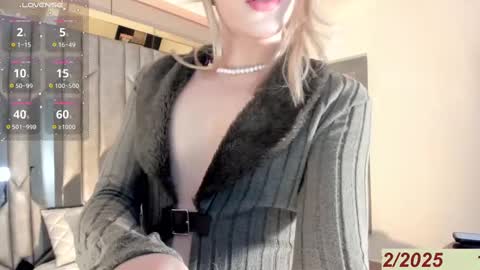 Snapshot of avril_naughty chatting on 02-14-25, 05:09 AVRIL online show from 02-14-25, 05:09